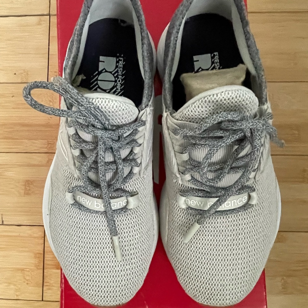New balance running shoes🩶🤍